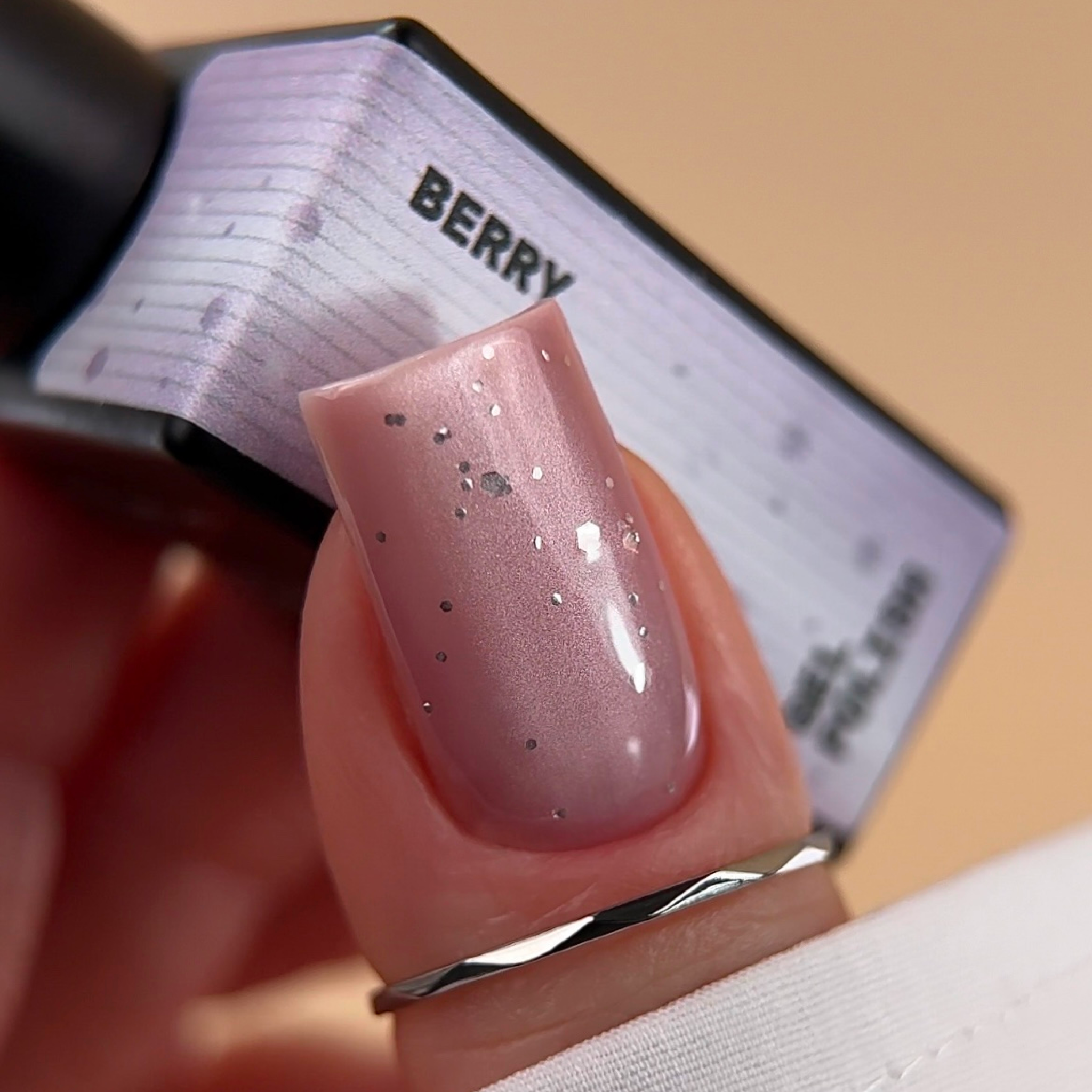 BIBLIOTEKA | Cat Eye Berry 10ml
